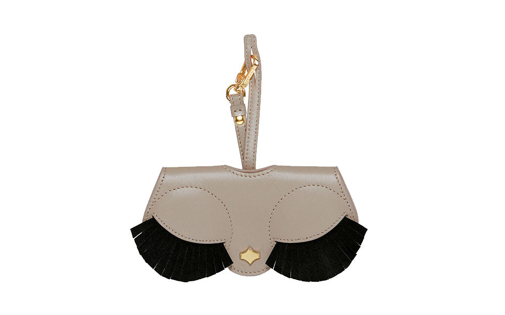 Any Di  FLIRTY LASHES