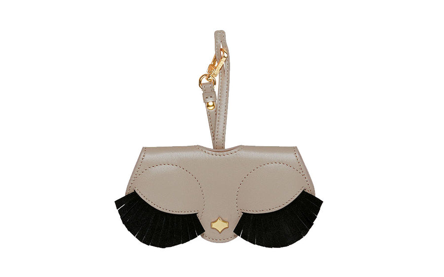 Any Di  FLIRTY LASHES